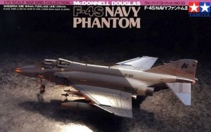 Tamiya 60733 McDONNELL DOUGLAS F-4S NAVY PHANTOM