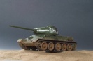 Zvezda 3533 T-34/85 SOVIET MEDIUM TANK