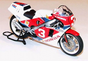 TAMIYA 14099 HONDA NSR 500 FACTORY COLOR