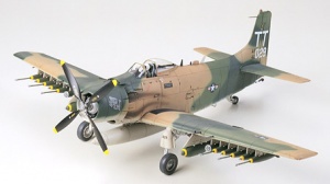 Tamiya 61073 DAUGLAS A-1J SKY-RAIDER U.S.Air Force