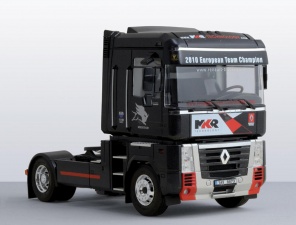 Italeri 3871 Renault Magnum AE500 MKR Racing