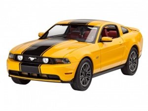 Revell 07046 2010 Ford Mustang GT